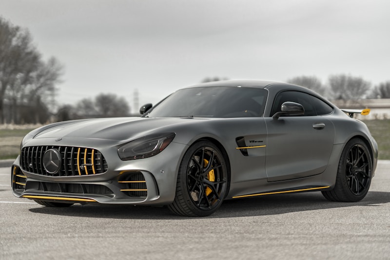 Mercedes E-Class — إصلاح رفرف أمامي